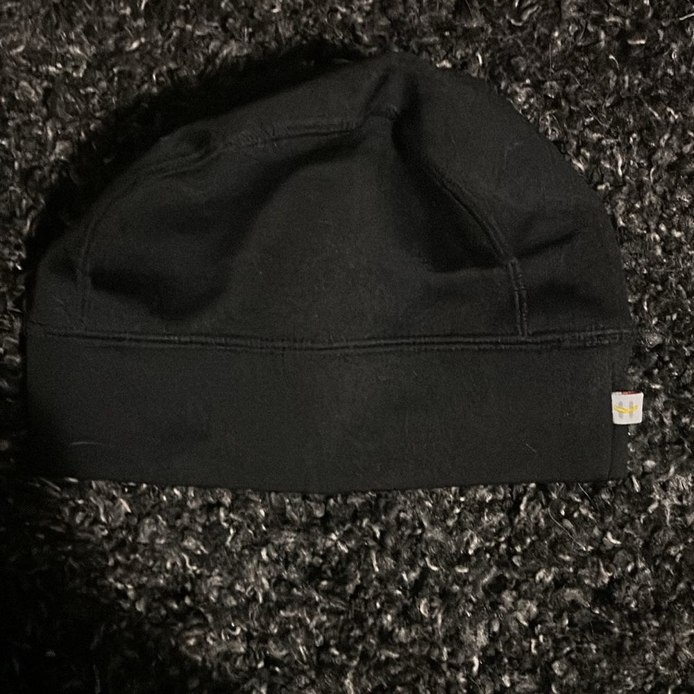 Hot Paws Winter Beanie Style Cap Unisex